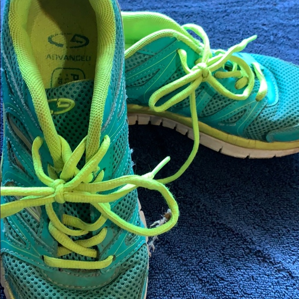 Advanced perform fit sneakers. Ok condition.